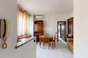 BILOCALE SOLEGGIATO CON BALCONE