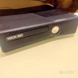 Xbox 360 con tanti giochi ed accessori vari