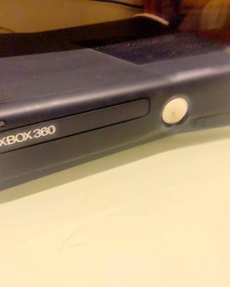 Xbox 360 con tanti giochi ed accessori vari