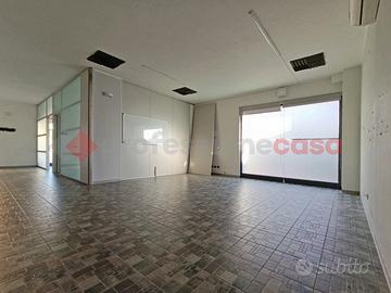 Negozio Arona [443ACG]