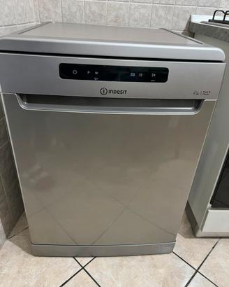 Lavastoviglie indesit