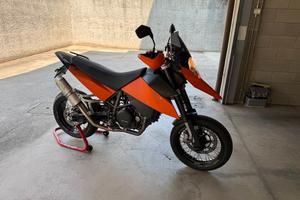KTM 690 Supermoto