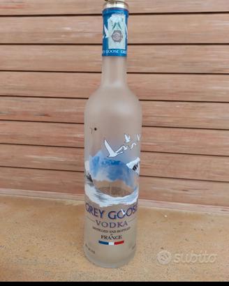 Bottiglia Grey Goose vuota da collezione 