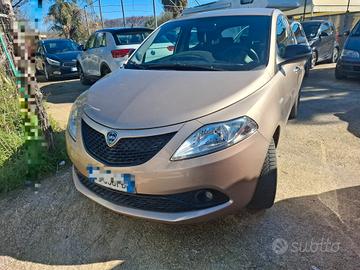 Lancia Ypsilon 1.2 69 CV 5 porte S&S Gold