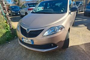 Lancia Ypsilon 1.2 69 CV 5 porte S&S Gold