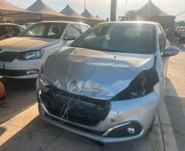Peugeot 208 BlueHDi 100 5 porte Allure