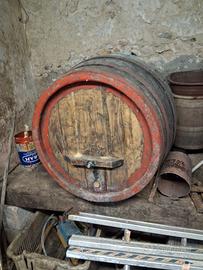 Botti in legno vecchie per ornamento