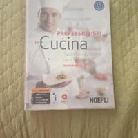 libro Professionisti in cucina 