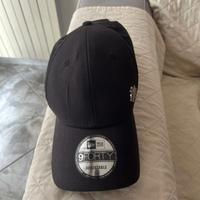 Cappello con visiera