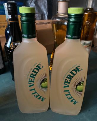 Coppia liquore mela verde