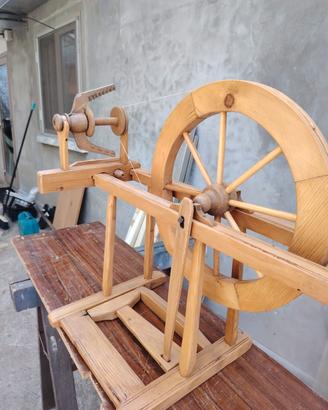 FILATOIO A PEDALE IN LEGNO