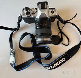Olympus OM-D E-M10 Mark II - Kit Complet