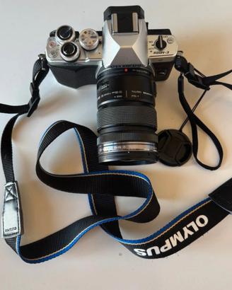Olympus OM-D E-M10 Mark II - Kit Complet