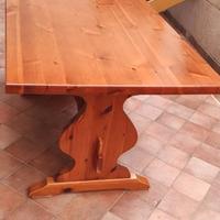 tavolo in legno massiccio