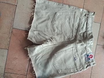 65 paia di jeans corti