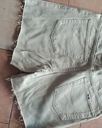 65 paia di jeans corti