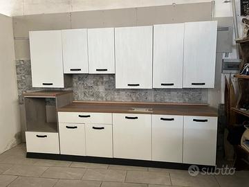Cucina componibile da 3 metri nuova