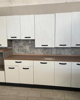 Cucina componibile da 3 metri nuova