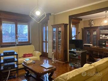 Appartamento di ampia metratura con terrazzo