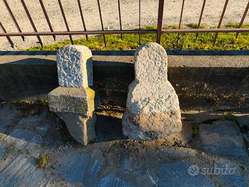 Coppia paracarri di pietra 