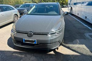 Volkswagen Golf 8 sinistrata