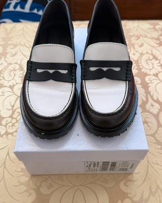 Mocassini donna bicolore nero/bianco Intrend tg36
