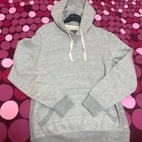 Felpa invernale con cappuccio