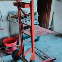 sollevatore per damigiane