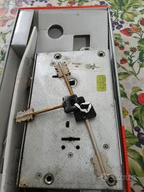 serratura Cisa x porta  ingresso a 20 euro 