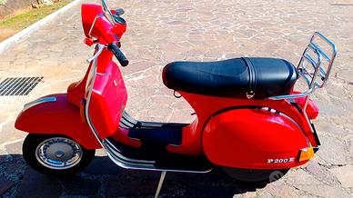 Vespa P 200 E