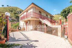 Appartamento di 129 mq con ingresso indipendente,