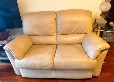DIVANO IN PELLE DUE POSTI COLOR BEIGE