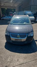 VW TOURAN 2010 SOLO PER RICAMBI