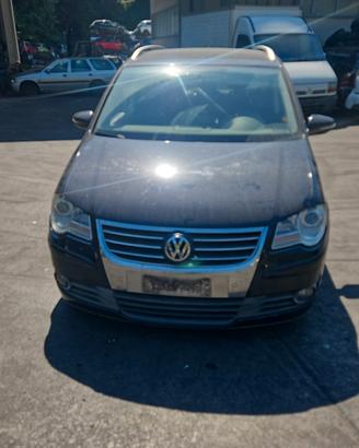 VW TOURAN 2010 SOLO PER RICAMBI