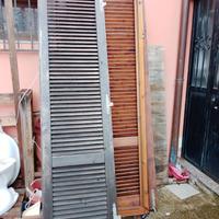 Persiane in legno per balcone a 2 battenti