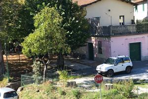 Fondi commerciali con spazi esterni e licenza