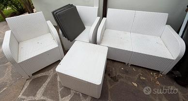 Set tavolo, 6 sedie e divanetti da esterno bianchi