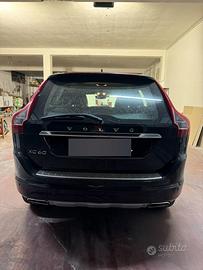 Auto XC60