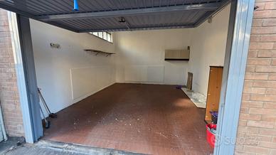 Garage 26 mq zona Mirabello