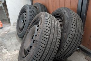 4 cerchi Grande Punto e 2 pneumatici 165/65R15