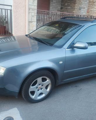  Audi A6 avant 2400 v6 benzina del 1999 unico