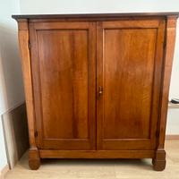 Armadio in legno massello