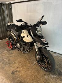 Hypermotard 796
