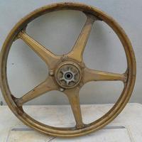 Peugeot 103 spx e 105 ruota posteriore da sistemar