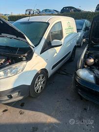 Ford Transit Courier del 2016 per ricambi