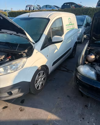 Ford Transit Courier del 2016 per ricambi