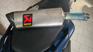 Terminale Akrapovic imbocco 60 mm
