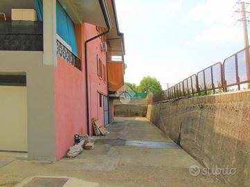 MAGAZZINO A PONCARALE