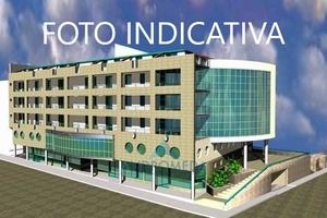 Palazzo / Stabile di 2800 m² a Napoli