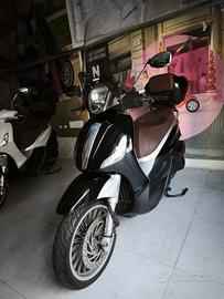 Piaggio Beverly 300 i.e. ABS NERO LUCIDO